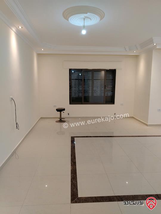 شقة طابق ثالث مساحة 190م للبيع في عمان - مرج الحمام 