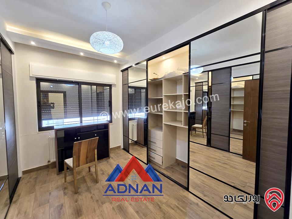 شقه طابق ثالث مساحة 190م مع رووف منفصل 50م للايجار السنوي في عمان - ام السماق