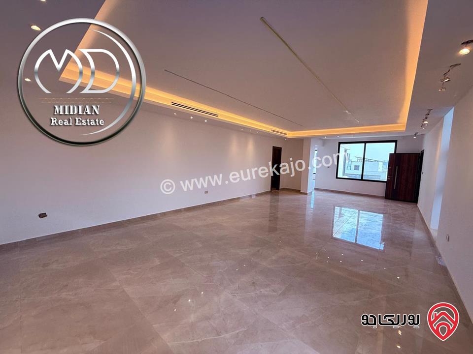 رووف جديد للبيع في عمان - الظهير مساحة 320م مع تراسات تشطيبات و ديكورات عصرية فاخرة اطلالة رائعة