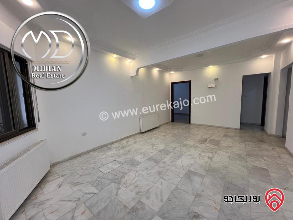 شقة شبه ارضي للبيع في عمان - ضاحية الرشيد مساحة 165م مع ترس و حديقة 50م سوبر ديلوكس بسعر مميز