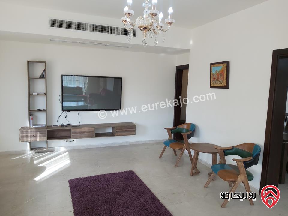 شقة أرضية طابقية مفروشة مساحة 302م داخلي و 70م خارجي للايجار في عمان - دير غبار