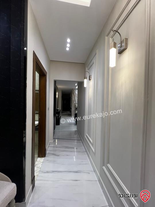 شقة طابق ثالث دوبلكس فاخرة مساحة 240م للبيع مفروشة في عمان - خلدا