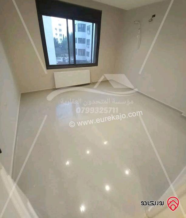 شقة فارغة مساحة 250م طابق ثاني للايجار في عمان - أم السماق