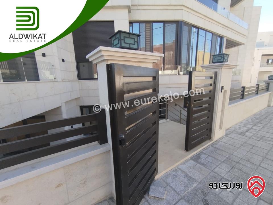 شقة للبيع في عمان - رجم عميش/قصر الصنوبر طابق تسوية مساحة البناء 280م ومساحة الترس 140م