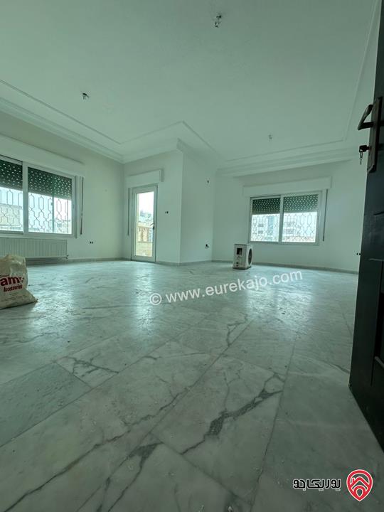 شقة طابق ثالث مساحة 200م للايجار في عمان - خلدا