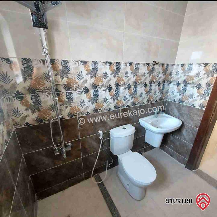 شقة طابقية سوبر ديلوكس طابق ثالث مساحة 160م الواجهة الرئيسية جنوبية شرقية العمارة 7 شقق فقط وعلى شارعين كامل الخدمات للبيع في جبل المنارة شارع الوسيلة 