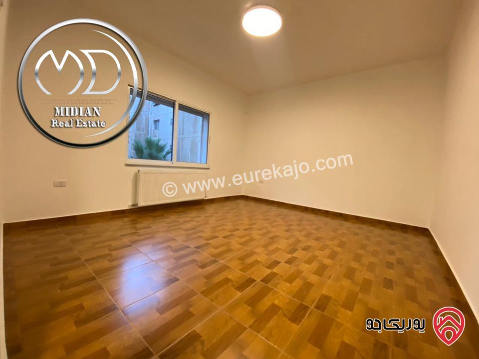 شقة للبيع في عمان - الجاردنز طابق اخير مع روف مساحة 235م مع تراسات تشطيبات و ديكورات سوبر ديلوكس بسعر مميز جداً