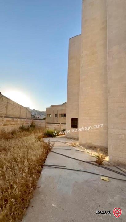 بيت مستقل مميز مساحة 800م على أرض 757م للبيع في عمان - منطقة ام نوارة 