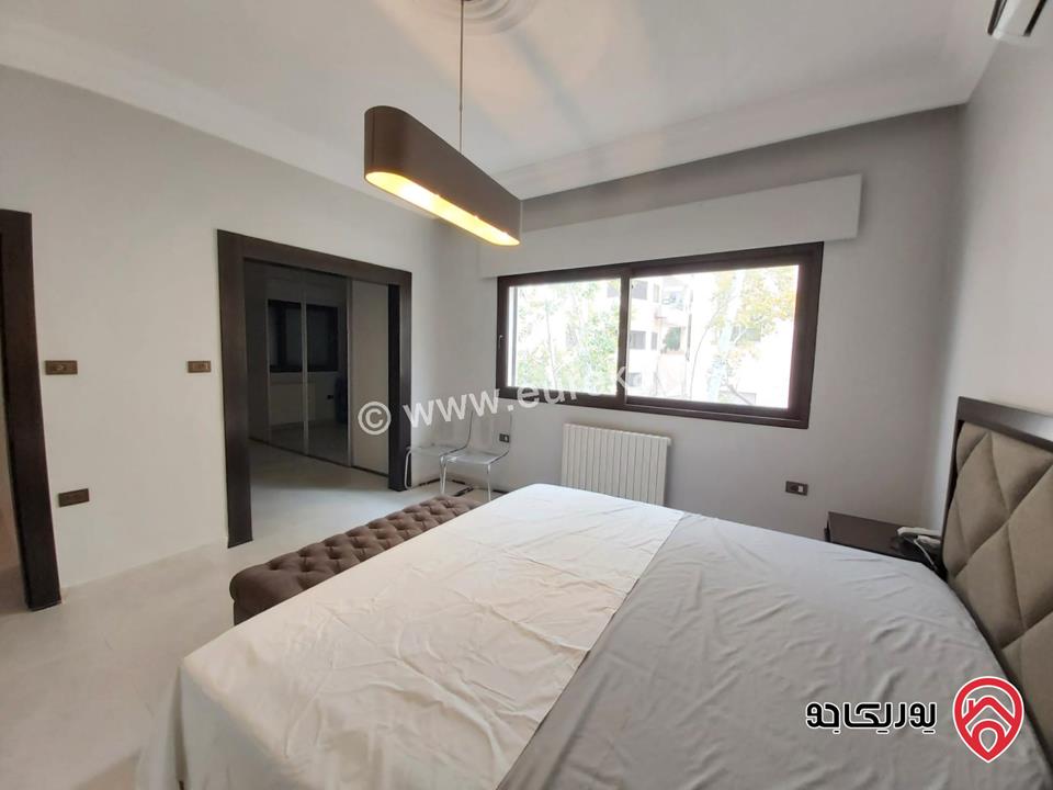 شقة طابق ثاني مساحة 200م للبيع  في عمان - ام اذينة