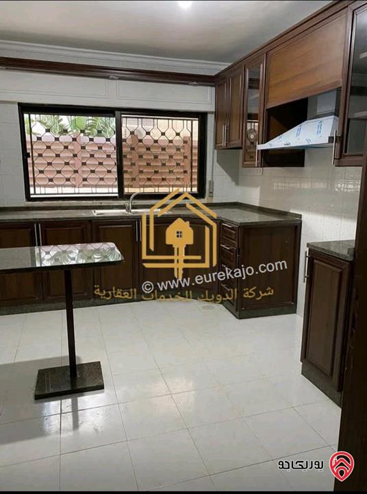 شقة فارغة طابق شبه ارضي مساحة 130م مع ترس مساحة 40م للإيجار في عمان - دير غبار 