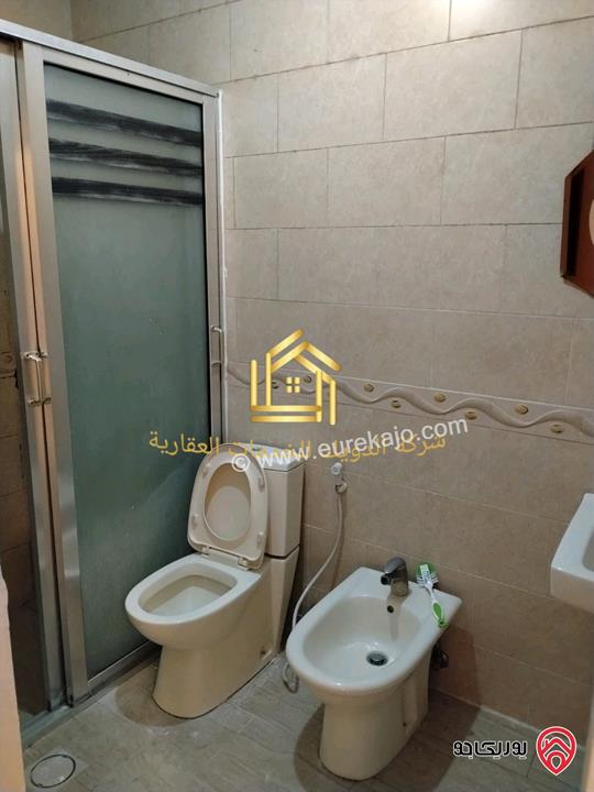 شقة فارغة طابق اول مساحة 160م للإيجار في عمان - تلاع العلي 