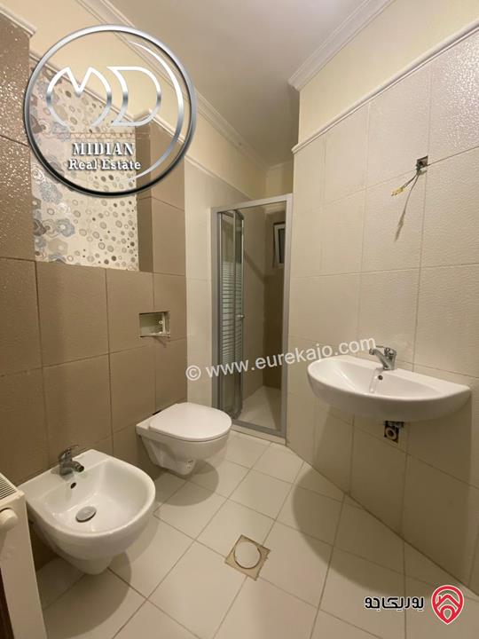 شقة ارضية فارغة للايجار في عمان - ام السماق مساحة 165م مع ترس و حديقة 130م تشطيبات و ديكورات سوبر ديلوكس جديدة لم تسكن بسعر مميز