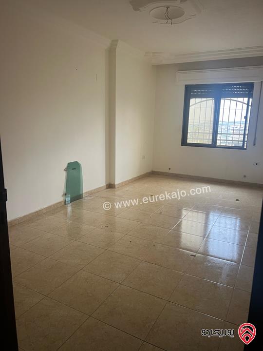 شقة فارغة طابق أول مساحة 220م للايجار في عمان - شفا بدران الايجار في مجال