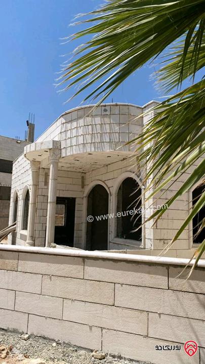 منزل مستقل مساحة 215م على أرض 500م للبيع في عمان - جاوا
