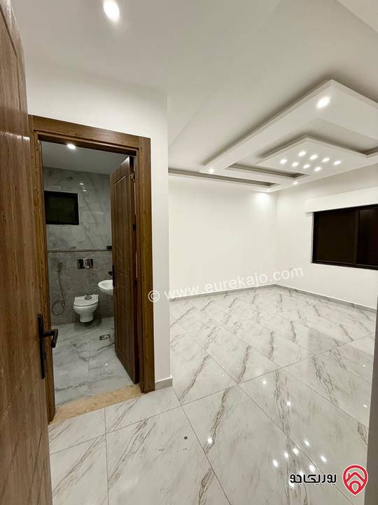 شقة تسوية أولى مساحة 145م داخلي و 120م خارجي للبيع في عمان - منطقة عدن 