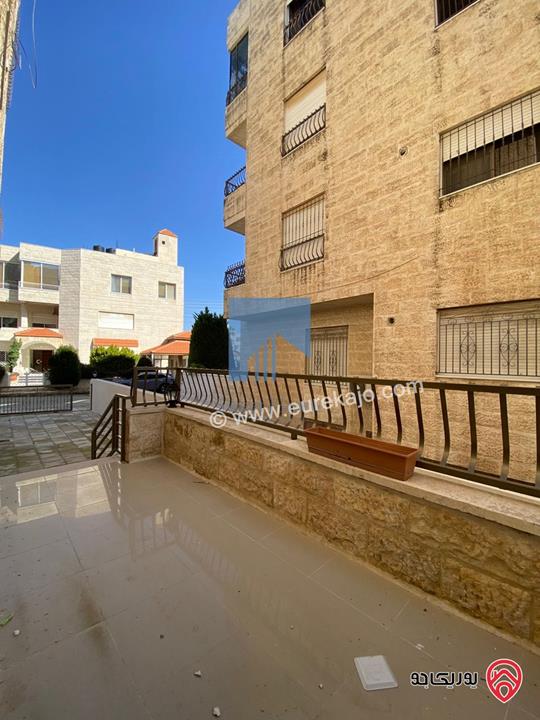 شقة أرضية مميزة  186م مع حديقة وترسات 150م للبيع في عمان - الجندويل