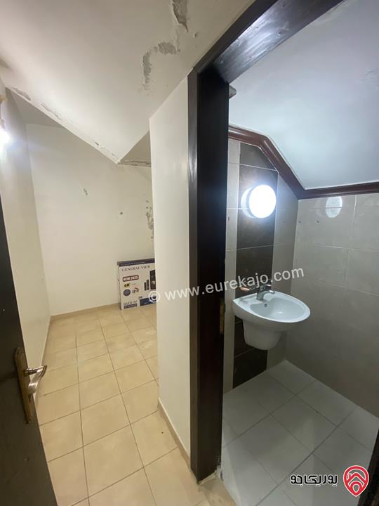 شقة شبه ارضية مساحة 120م على القوشان و 180م على الواقع للبيع في عمان - الياسمين