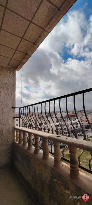 شقة طابق ثالث مساحة 273م للبيع في عمان - طبربور