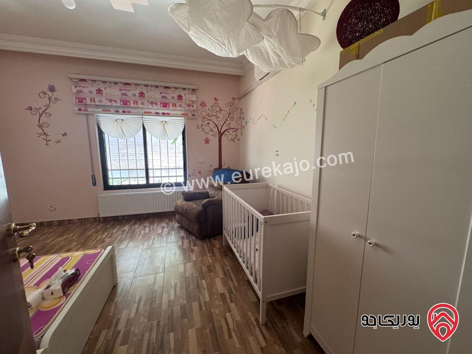 شقة طابق اول من فيلا مفروشة للايجار في عمان - دابوق مساحة البناء 240م والترس 16م