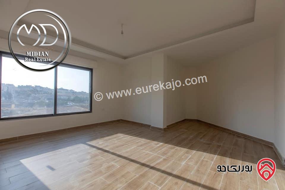 شقة دوبلكس جديدة طابق اخير مع روف مساحة 325م مع تراسات تشطيبات و ديكورات فاخرة اطلالة جميلة للبيع في عمان - دير غبار