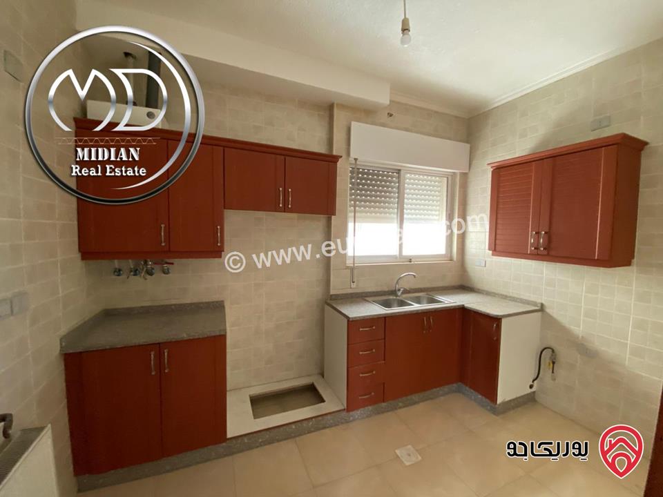 شقق للبيع طابق أخير مع روف في عمان - ضاحية الرشيد مساحات 220م & 240م مع تراسات امكانية الأقساط بأسعار مميزة