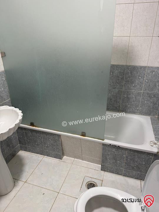 شقة طابق شبه أرضي مساحة 150م داخلي و 150م خارجي للايجار في عمان - الرابية 