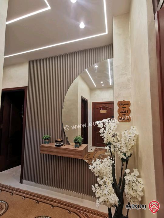 شقة طابق ثالث مساحة 220م للبيع في عمان - طبربور/طارق