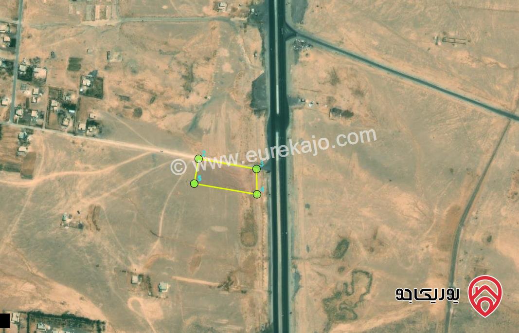 قطعه ارض مميزه مساحة 6 دونم و 801م على شارع الرئيسي باتجاه عمان الى العقبه واجهه شارع 55م تصلح لمجمع تجاري او استراحه لشحن كهرباء موقع مميز جدا