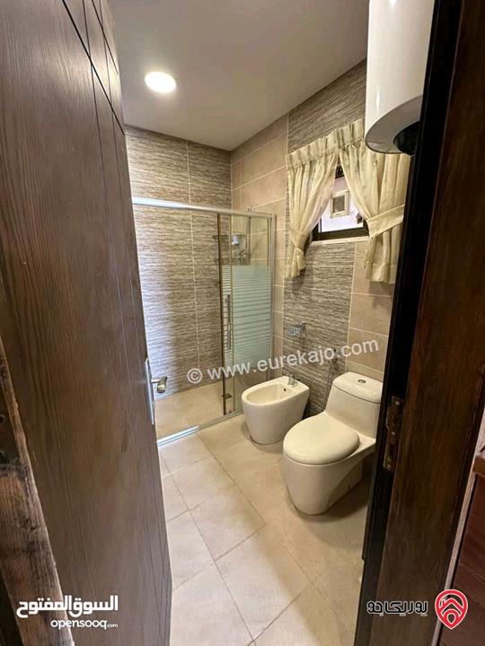 شقة مفروشة طابق ثالث مع روف مساحة 290م للايجار في عمان - طريق المطار