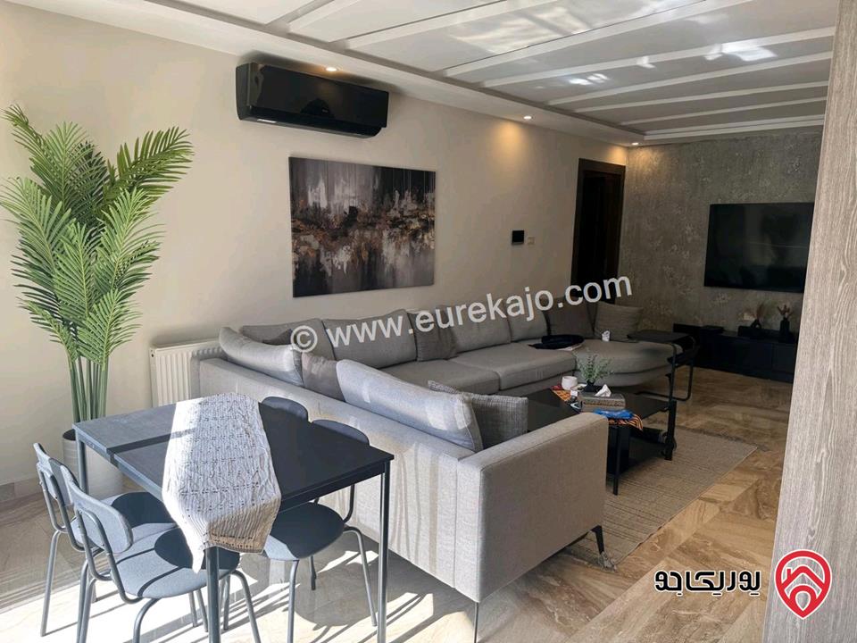 شقة طابق ثاني مساحة 215م للبيع في عمان - الرابية