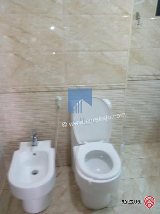 شقة مميزة للبيع في عمان - خلدا قرب الموفنبيك وخلف مطعم ورد طابق اول 100م بسعر مغري