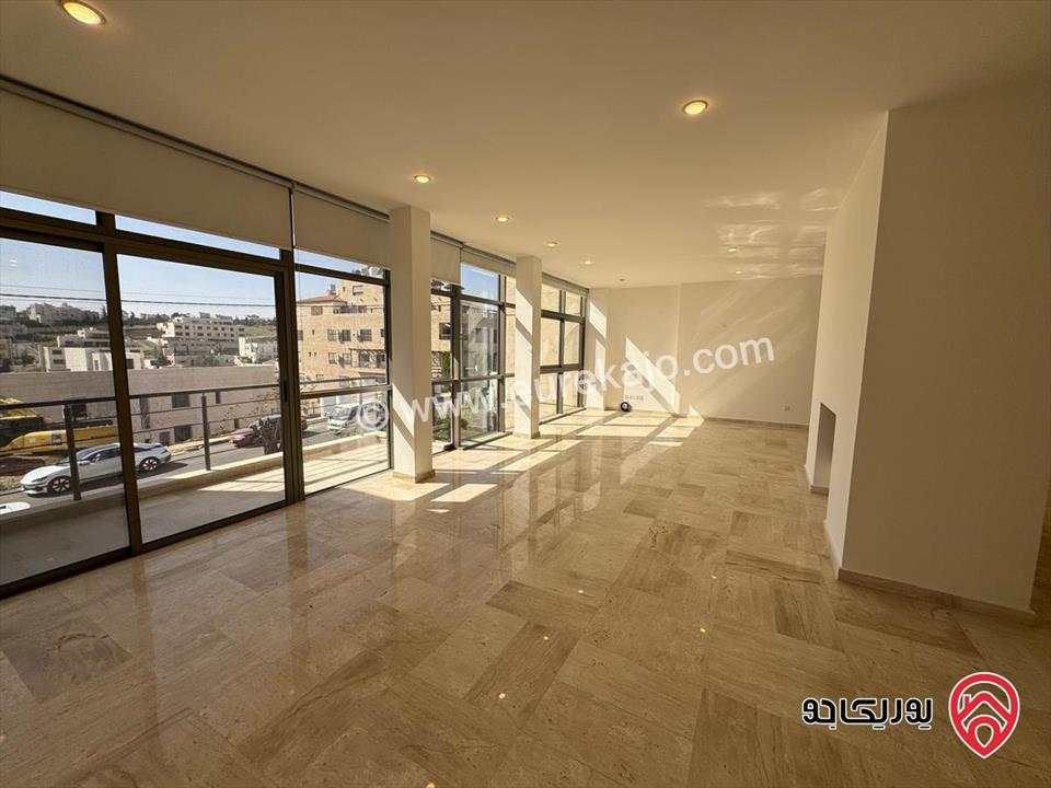 شقة فاخرة طابقية مساحة 292م طابق ارضي معلق للبيع في عمان - عبدون