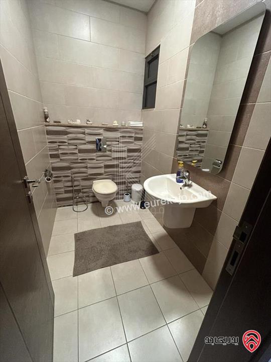 شقة فاخرة طابق أول مساحة 200م للبيع في عمان - الرابية