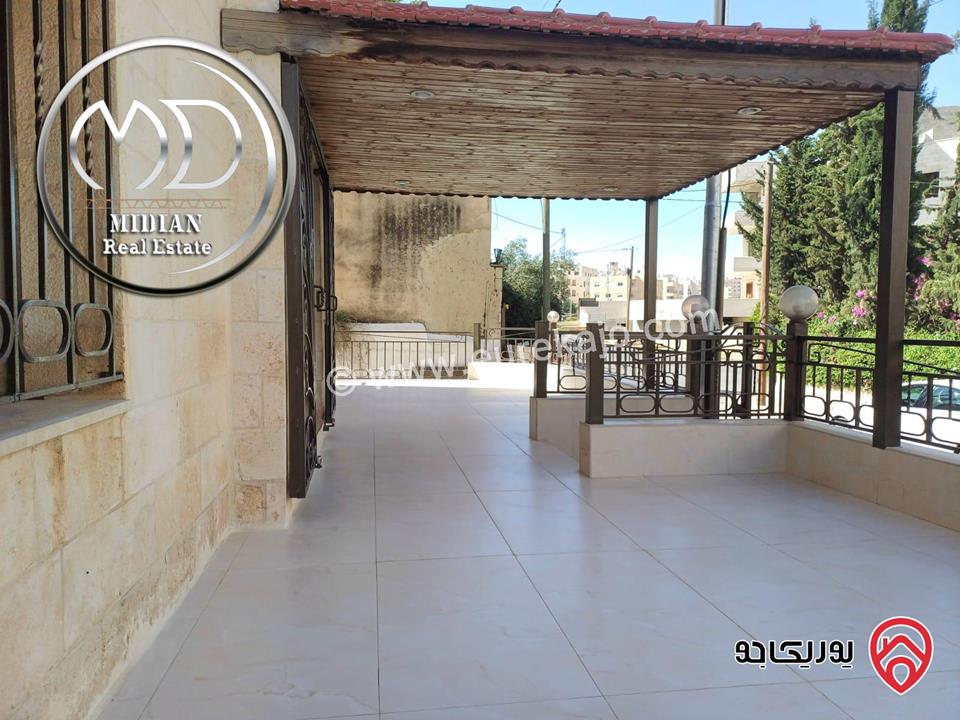 شقة ارضية للبيع في عمان - ام السماق مساحة 195م مع تراسات 130م تشطيبات سوبر ديلوكس بسعر مميز جداً