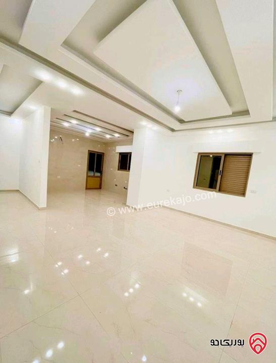 شقة طابق ارضي مساحة 156م للبيع جديدة لم تسكن بعد في اجمل موقع في الزرقاء - الزرقاء الجديدة