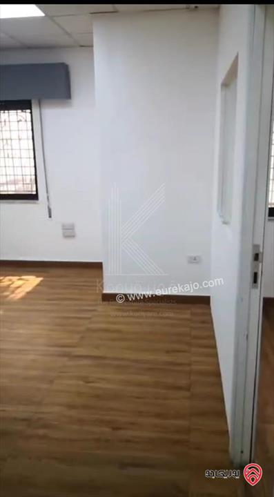 فيلا تجارية مميزة مساحة 850م على أرض 1300م للبيع أو للإيجار في عمان - أم أذينة