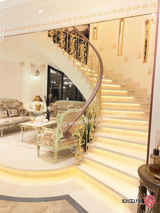 قصر فاخر مساحة البناء 2000م على أرض 2 دونم و 650م للبيع في عمان - دابوق 