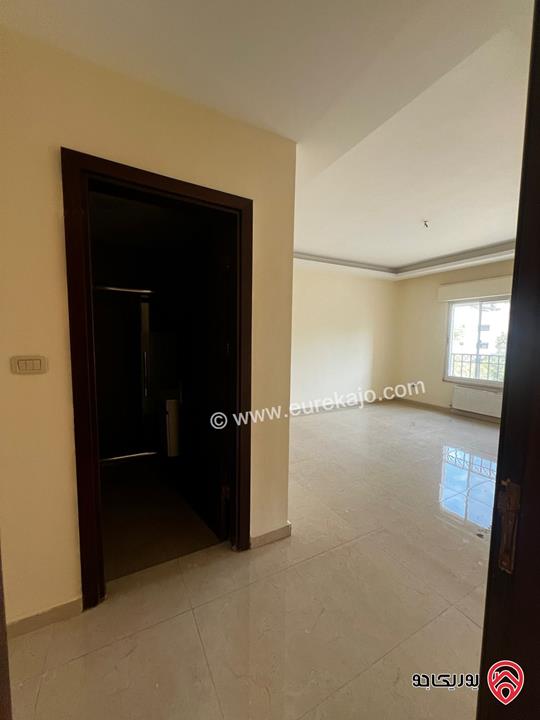 شقة مشمسة طابق ثاني مساحة 200م للايجار في عمان - الرابية