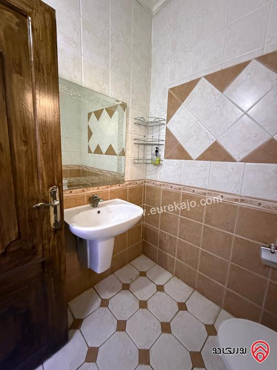 فيلا دوبلكس مساحة 300م على أرض 480م للبيع في مغاريب السلط 