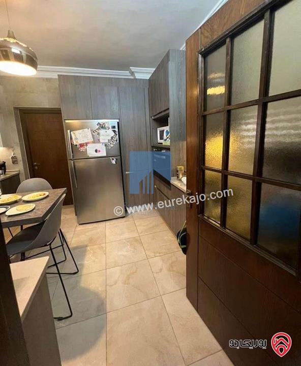 شقة أرضية فاخرة للبيع في عمان - الكرسي قرب المخابرات 180م مع ترسات 70م بسعر مغري