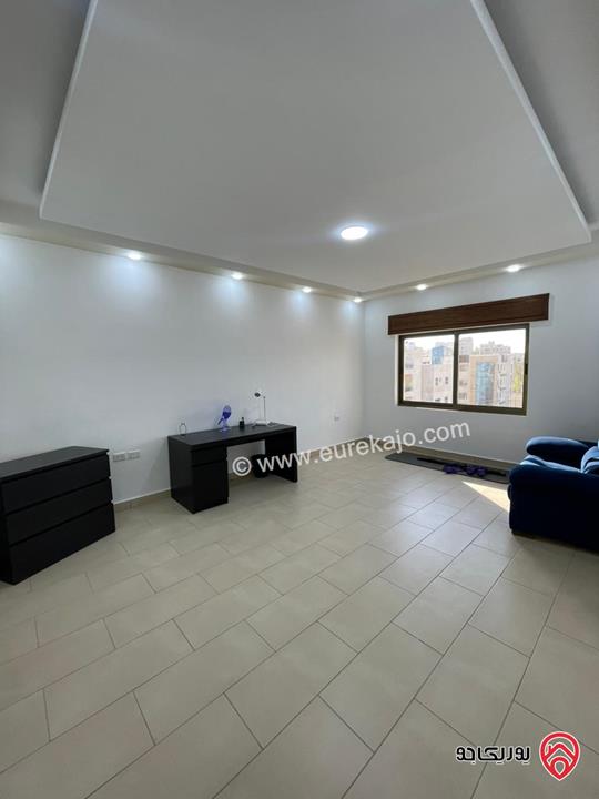 شقة شبه مفروشة طابق ثالث مساحة 325م للايجار في عمان - ضاحية الرشيد