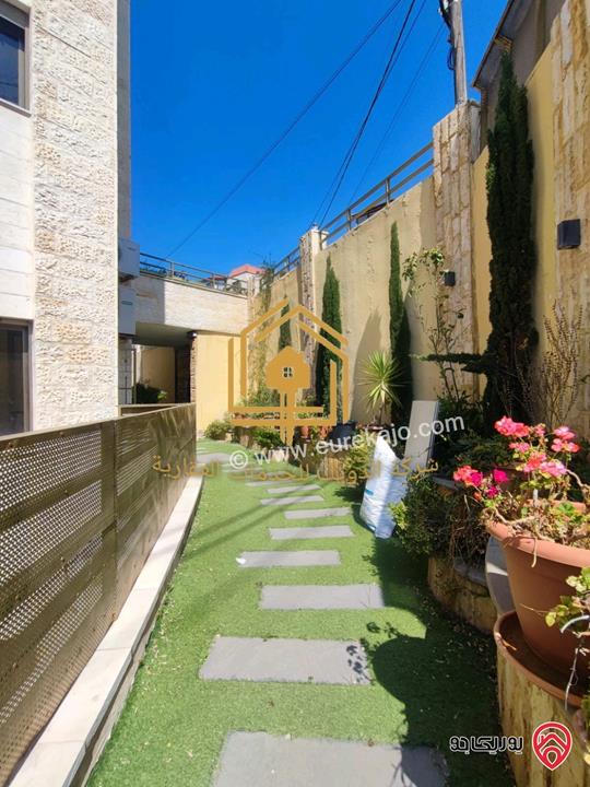 شقة دوبلكس أرضي مع شبه ارضي مساحة 300م داخلي و 70م خارجي للايجار في عمان - عبدون 