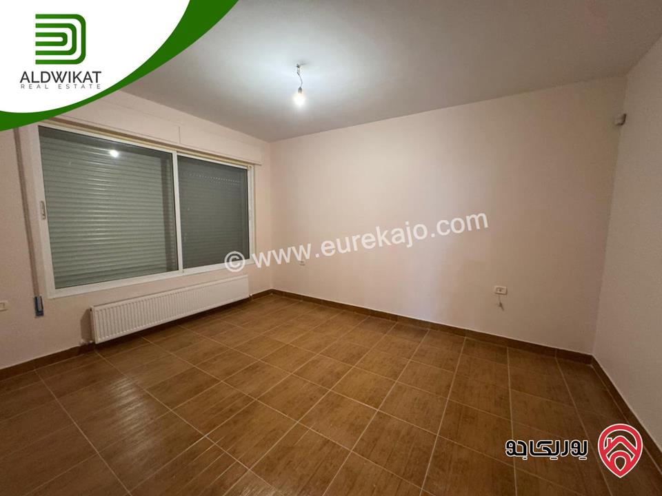 فيلا مستقلة للبيع في عمان - صويلح بالقرب من الحمر مساحة الأرض860م مساحة البناء 390م موقع اطلالة