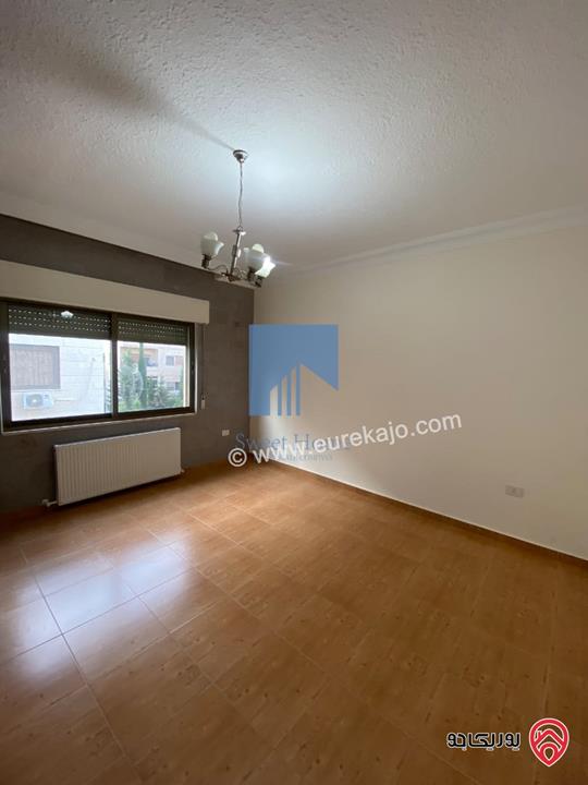 شقة فاخرة للبيع في عمان - خلدا العوجانية  -  قرب المعارف ودوار النخبة طابق ثاني 175م بسعر مغري