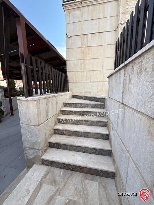 شقة ارضية مساحة 204م داخلي و 120م خارجي للبيع في عمان - الصويفية