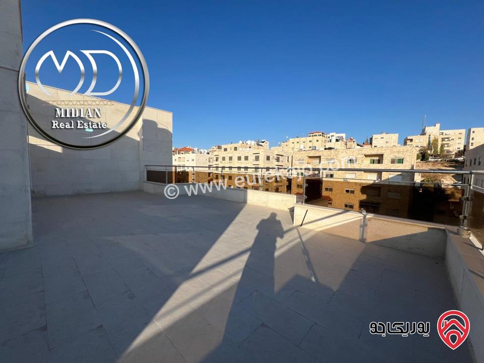 شقة دوبلكس فارغة للايجار في عمان - خلدا طابق أخير مع روف مساحة 200م مع تراسات تشطيبات و ديكورات عصرية فاخرة اطلالة رائعة