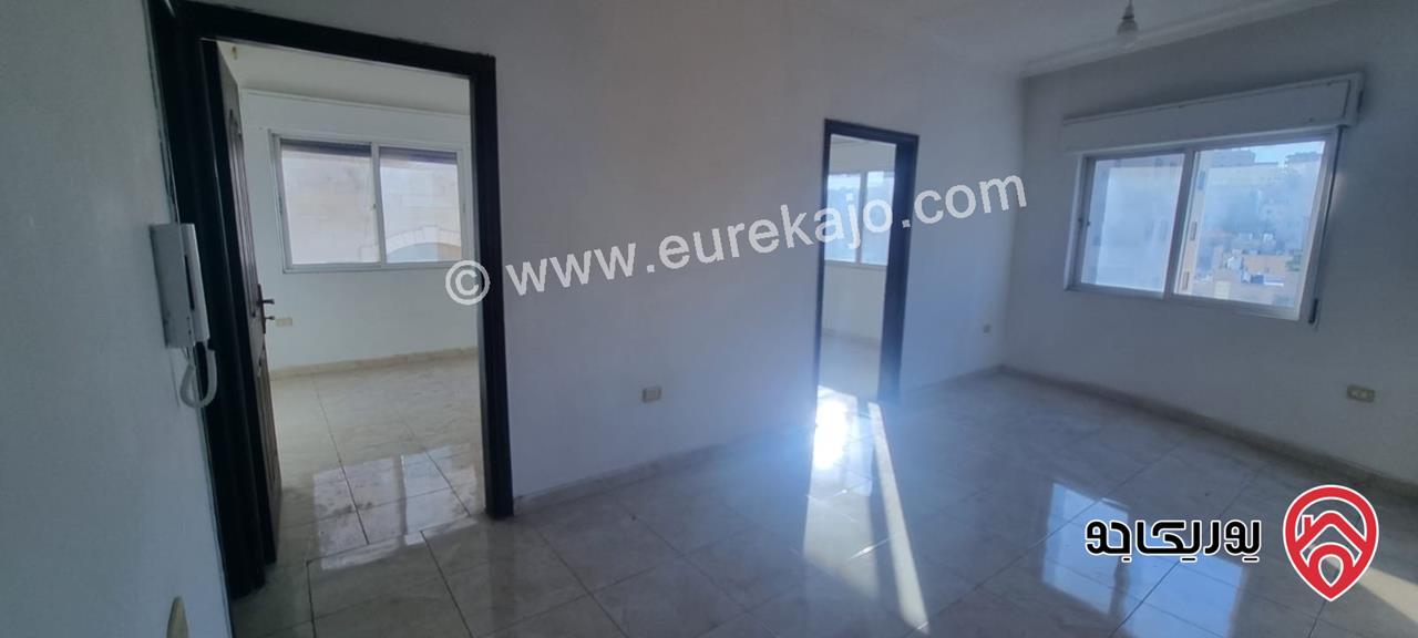 شقة مميزة مساحة 115م طابق ثالث للبيع في عمان - ام نوارة ضاحية الفاروق بالقرب من دوار البنزين من المالك مباشرة 