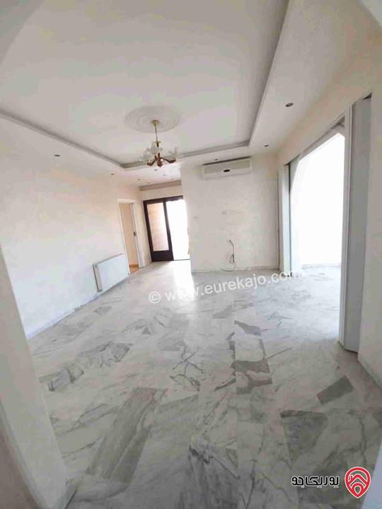 شقة طابق ثالث مساحة 160م للبيع في عمان - تلاع العلي