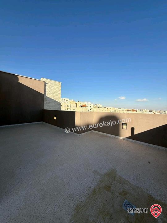 شقة سوبر ديلوكس طابق ثالث دوبلكس مساحة 250م للبيع في عمان - الجبيهة 