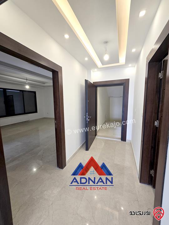 شقة فارغة جديدة لم تسكن طابق أول مساحة 200م للايجار السنوي في عمان - الشميساني